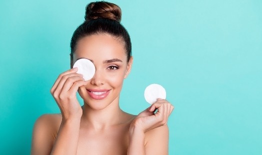 Les astuces pour un démaquillage parfait et une peau nette