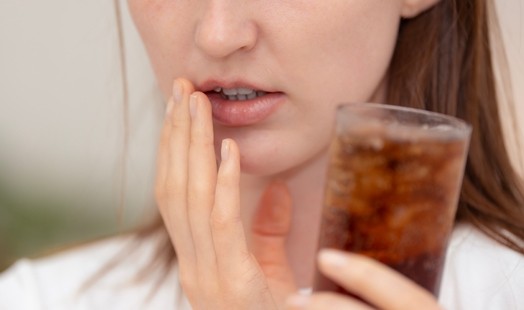 Comprendre et traiter l'hypersensibilité dentaire : conseils et solutions