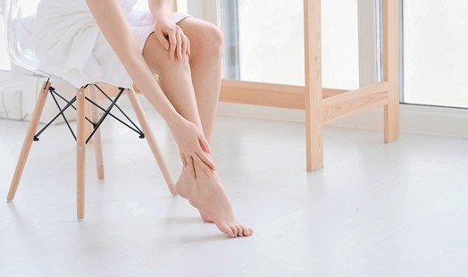 Comment soulager la sensation de jambes lourdes : conseils et solutions