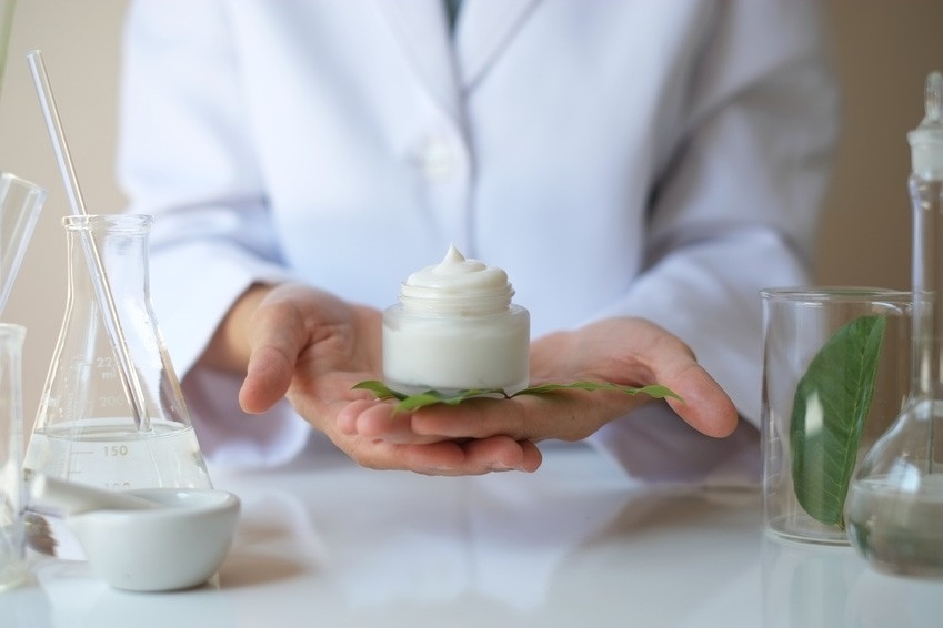 Cosmétique maison : le guide pour faire ses produits de beauté soi-même