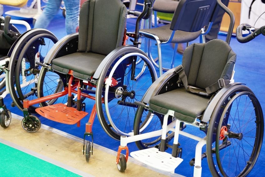 Comment équiper son fauteuil roulant ?