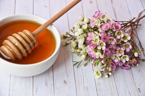 Miel de Manuka : bienfaits pour la santé et utilisation sur la peau