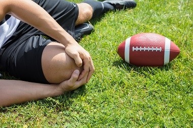 Rupture des ligaments croisés : symptômes, traitement et rééducation