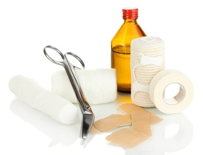 Que doit contenir une trousse de secours ?