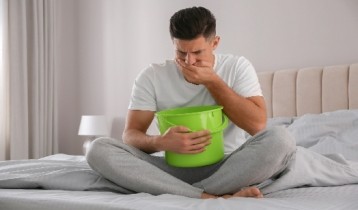 Nausées et vomissements : causes, conséquences et traitements