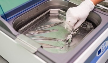 Désinfection et stérilisation des instruments médicaux