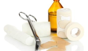 Que doit contenir une trousse de secours ?