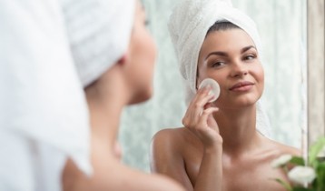 Comment démaquiller des yeux sensibles ?