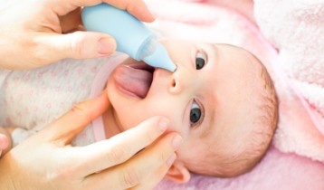 Comment bien moucher bébé ?