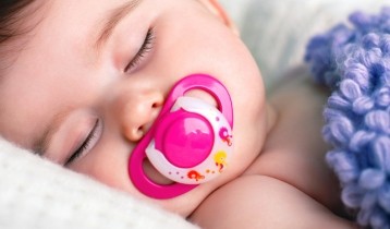 Sucette et biberon bébé : comment choisir ?