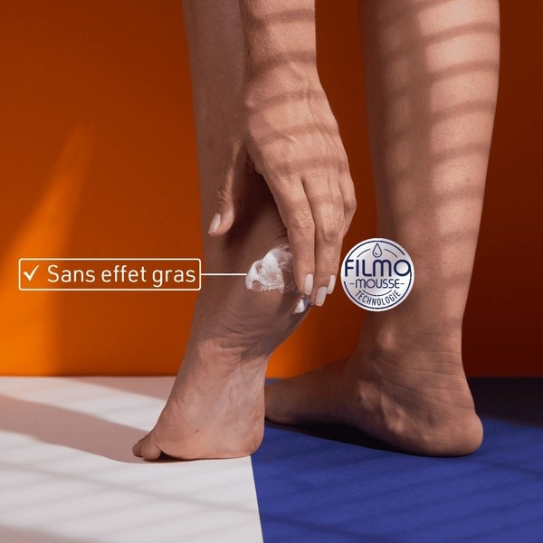 Urgo Crème en mousse pieds très secs à crevassés