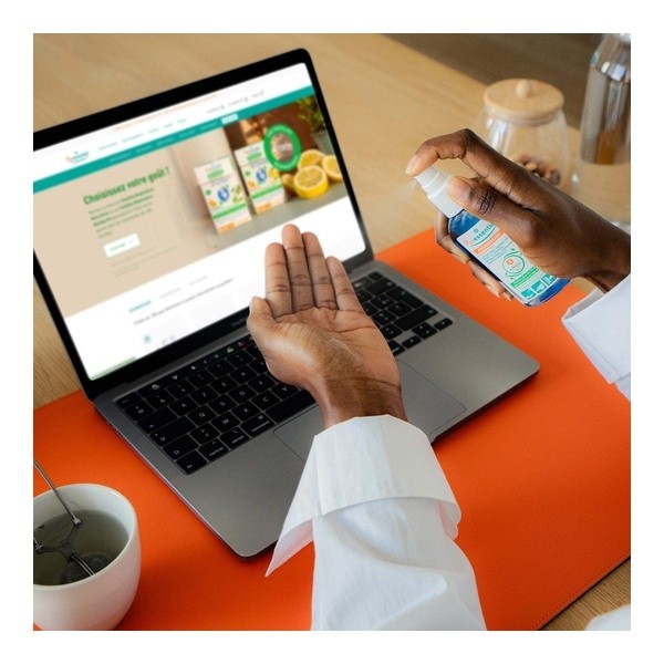 Puressentiel lotion spray antibactérien mains & surfaces