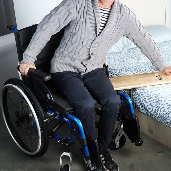 Planche de transfert en bois avec poignées