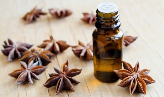Huile essentielle de Badiane de Chine ou Anis étoilé